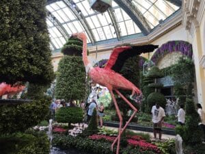 Flamingo sculpture full
