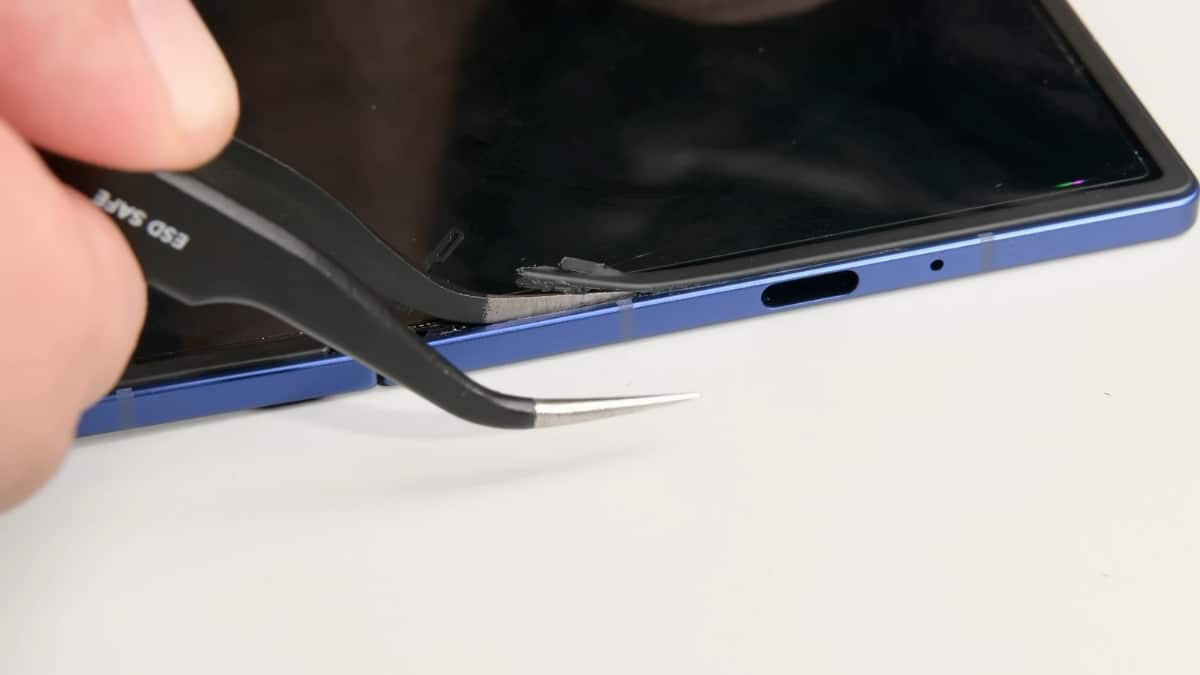 Galaxy Z Fold 7 repairability teardown iFixit 3 Galaxy Z Fold 7 repairability teardown iFixit 3
