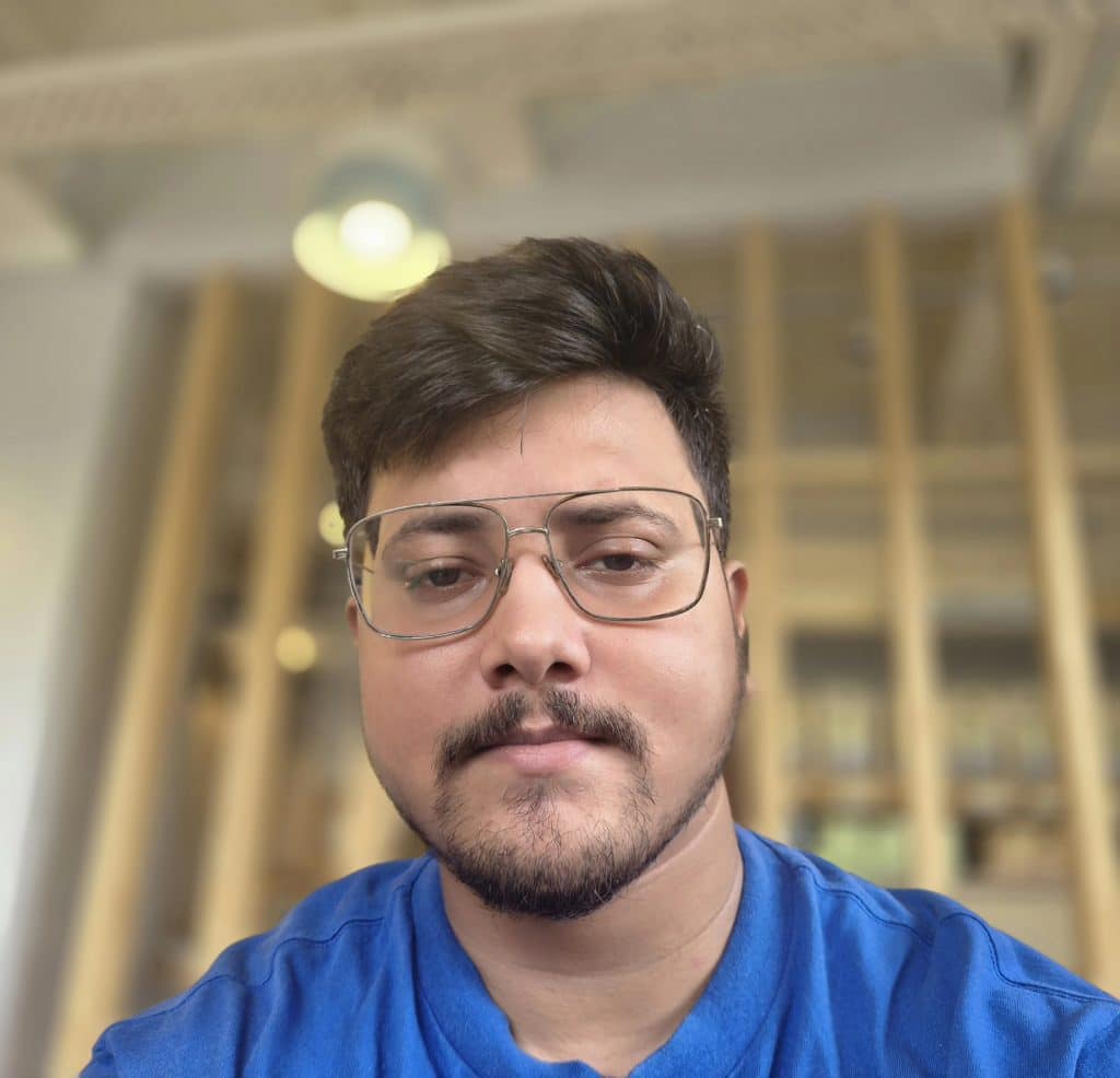 Galaxy Z Flip 7 FE Rear Camera Selfie Portrait