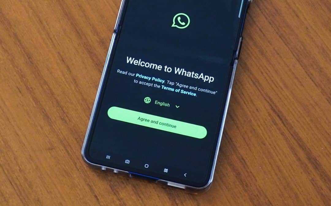 WhatsApp Prepares Voice Message Widget, Revamps Group Chat Settings
