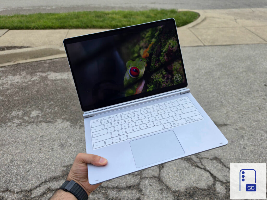 Galaxy Tab S11 Ultra: Pro Keyboard Outside Shot