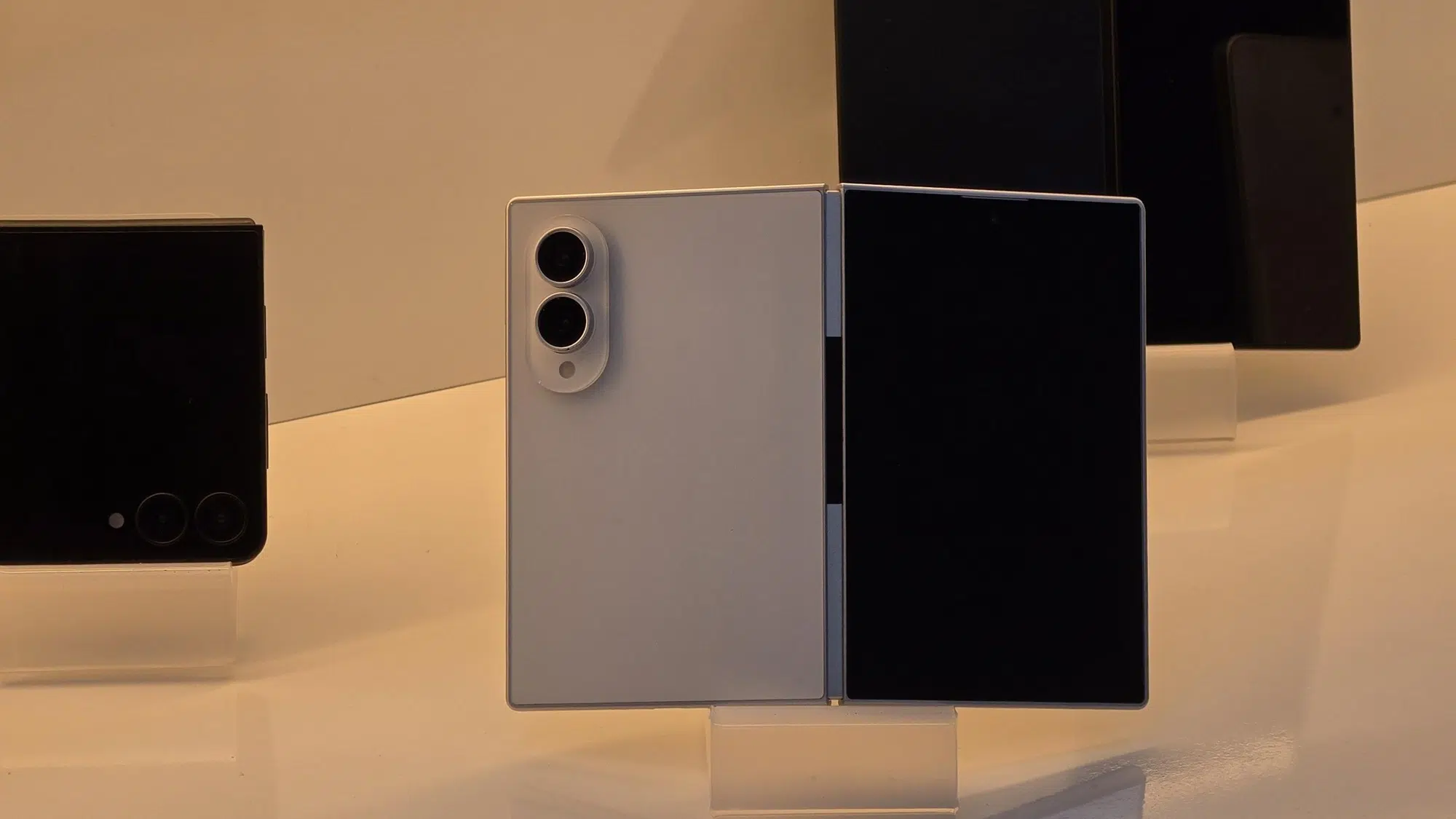 Galaxy Z Fold 8 Flip 8 retail store leak featured