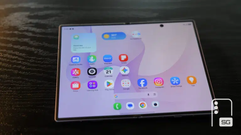 Galaxy Z Fold 8 SammyGuru 11 Display